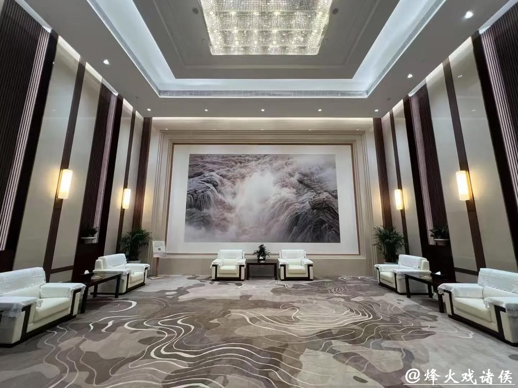 “五大道像一条河流，我的生命更像一条清流”